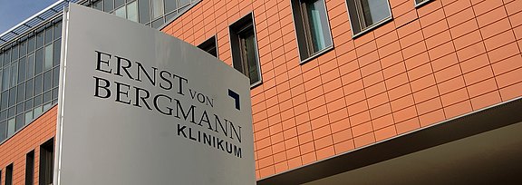 Außenaufnahme_KlinikumErnstvonBergmann_Potsdam.jpg  